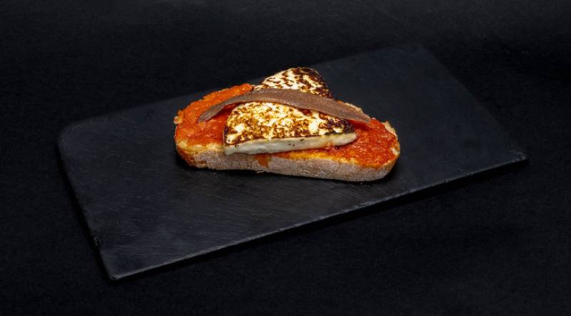 7-course gourmet taster menu on a short walk in Caravaca de la Cruz for just 25.50 euros!