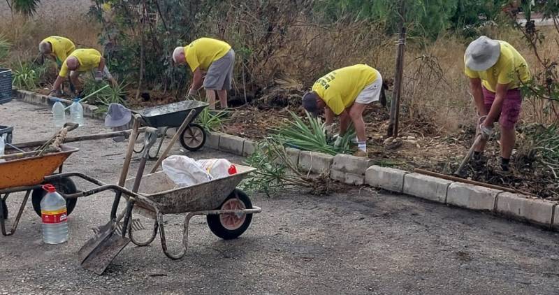 Camposol B Clean Gardening volunteers spring back into action