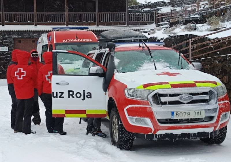 Storm Emilia blankets Teide in snow not seen since 2016