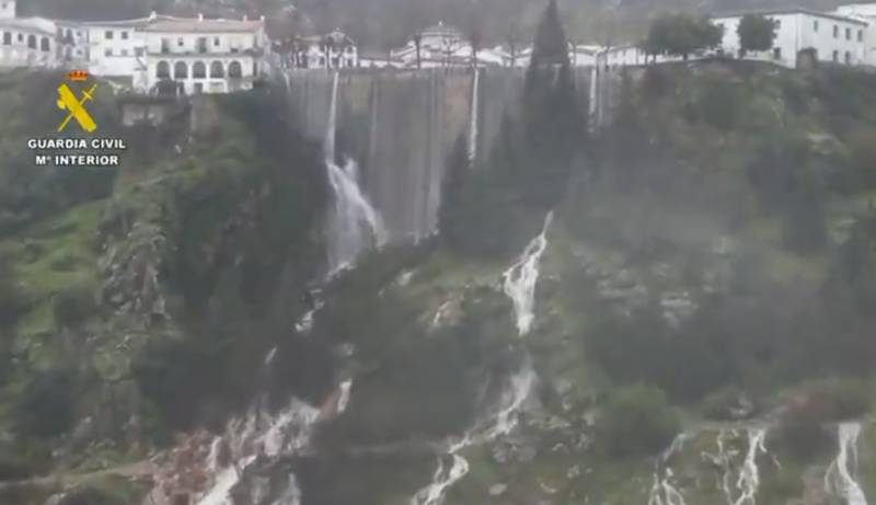 Entire town of Grazalema evacuated as record rainfall triggers fears over unstable ground