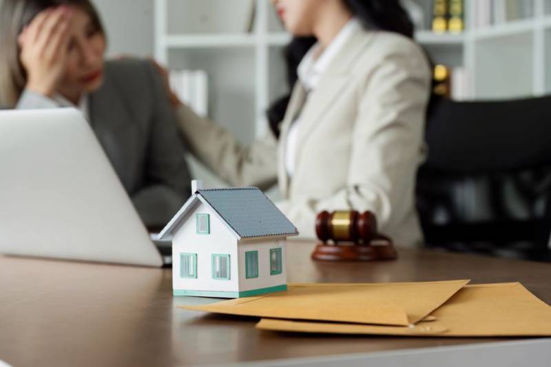 The risk of not using conveyancing services during your property transaction