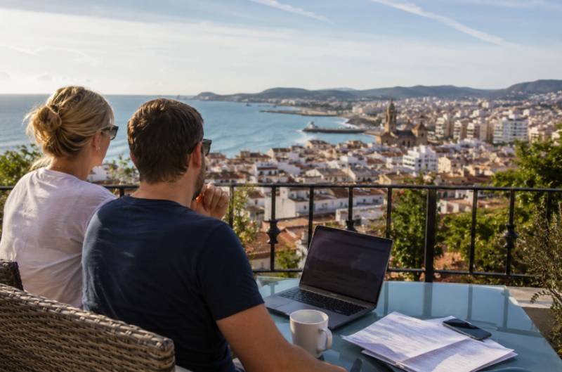 Expat living abroad? Why a UK lasting power of attorney still matters